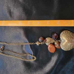 Elegant Gold and Brown Pendant Necklace